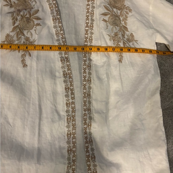 Beautiful embroidered white linen kimono by designer Kyla Seo new never worn - Picture 6 of 8